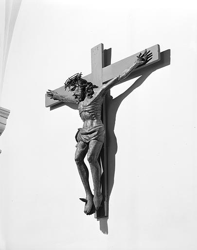 Croix : Christ en croix