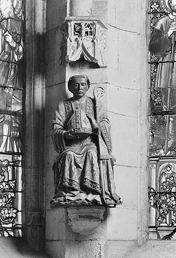 Statue : saint Denis