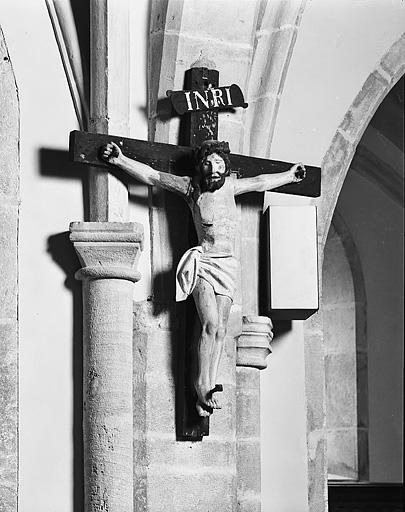 Croix : Christ en croix