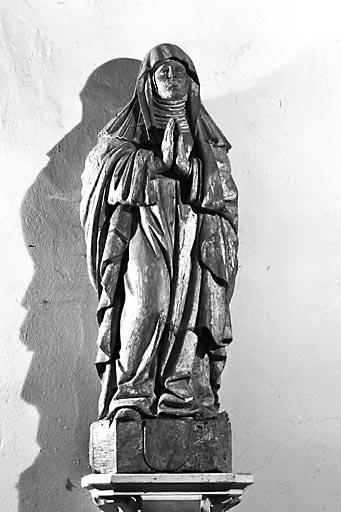 Statue : la Vierge en prière (ou Vierge du Calvaire) dite Vierge de sainte Anne