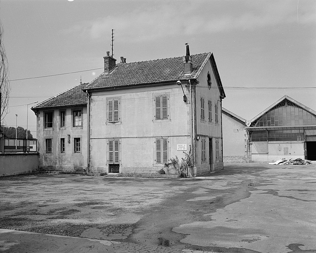 Pavillon d'entrée gauche.
