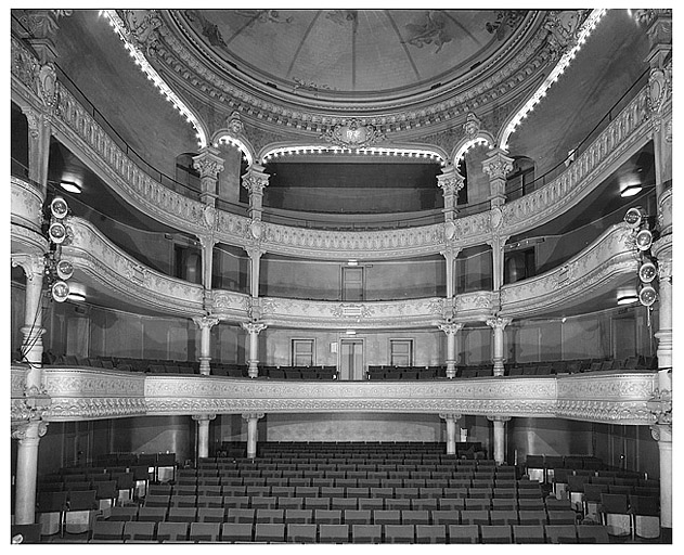 Salle : vue générale.