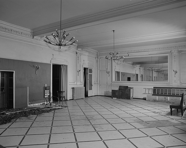 Café du théâtre : élévation intérieure côté vestibule.