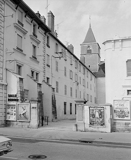 Anciens bâtiments conventuels. Façade latérale est.