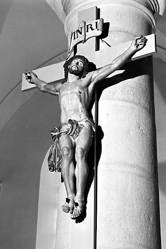 Croix : Christ en croix