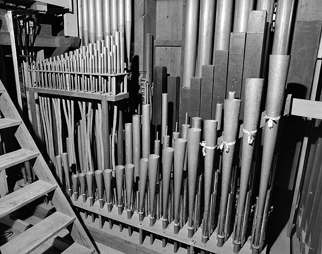 Détail de la tuyauterie du grand orgue.