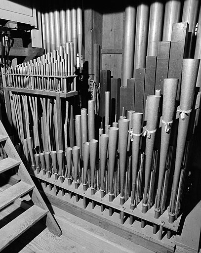 Détail de la tuyauterie du grand orgue.