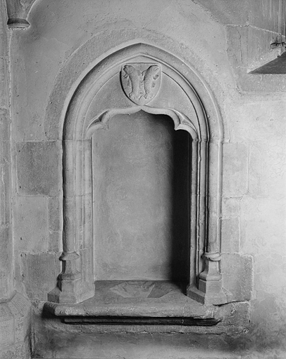 Piscine de la cinquième chapelle gauche.