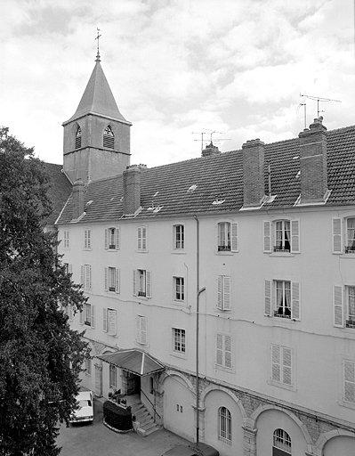 Bâtiments conventuels, cour intérieure, façade est.