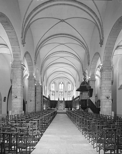 Eglise, vaisseau central, vue générale depuis l'ouest.