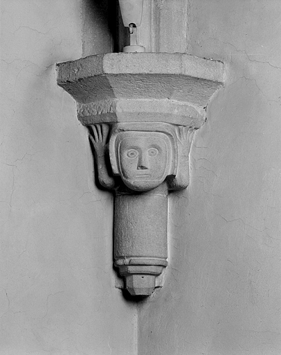 Sixième chapelle gauche, culot de l'angle sud-ouest.