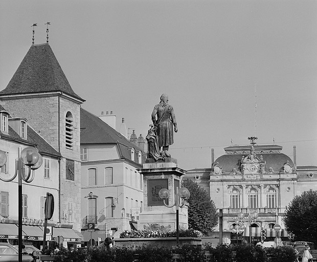Revers du monument à Lecourbe.