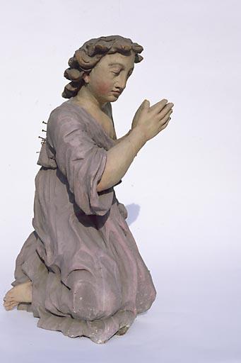 2 statues : anges