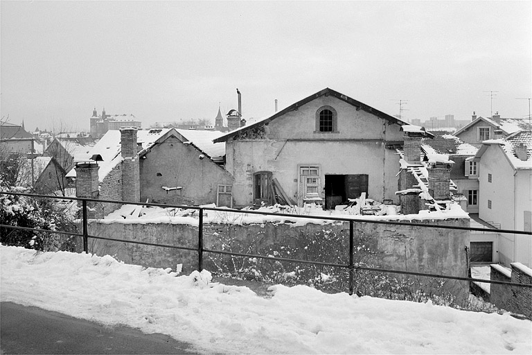Pignons, côté nord.