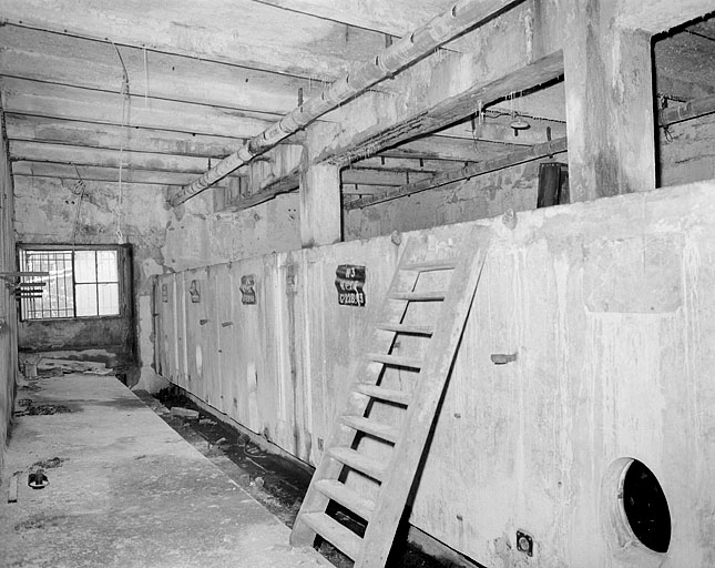 Premier étage, salle des cuves.