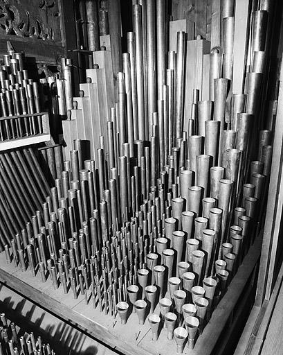 Tuyauterie du clavier de grand orgue vue de trois quarts gauche.