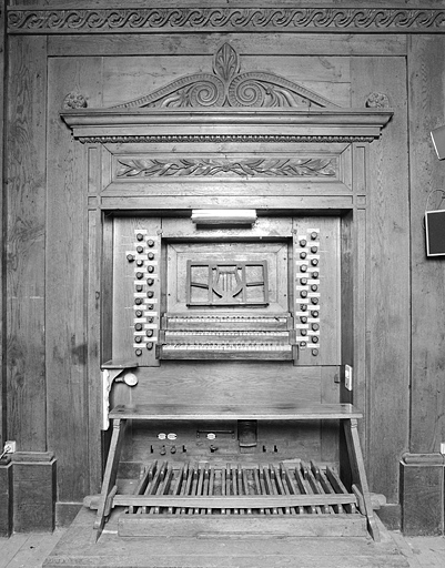 Console en fenêtre, vue de face.