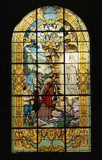 Baie 4 : Apparition de la Vierge à Lourdes. ; Baie 4 : baie 4 : Apparition de la Vierge à Lourdes.