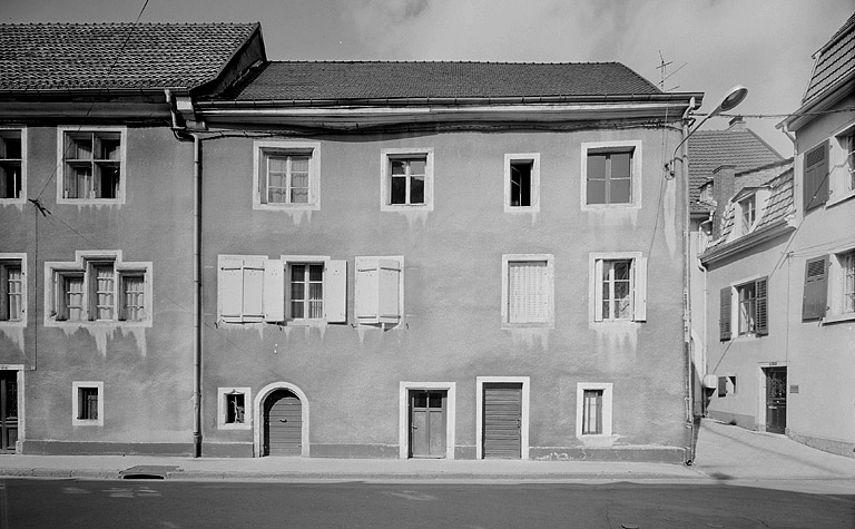 Façade sur la rue des Halles de la maison acquise entre 1715 et 1812.