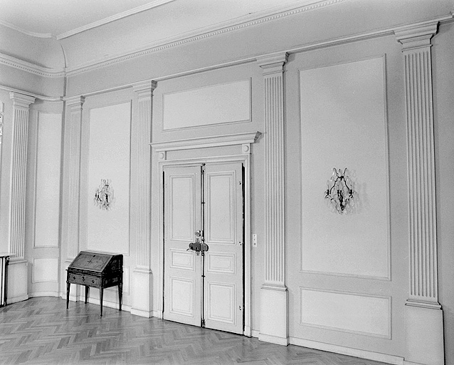 Salle axiale du 1er étage (salle des mariages).