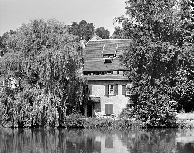 Ancienne tannerie. Façade sur l'Allan.