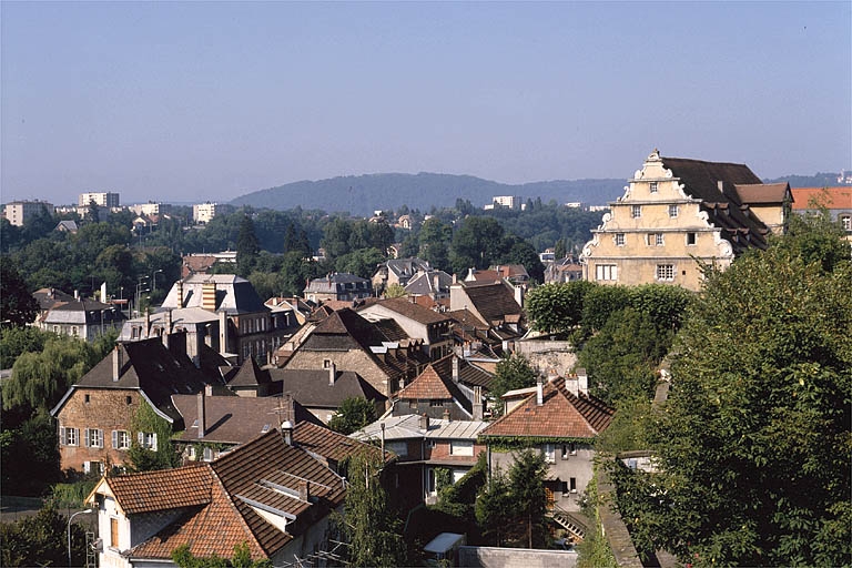 Quartier du château et logis des Courtisans.