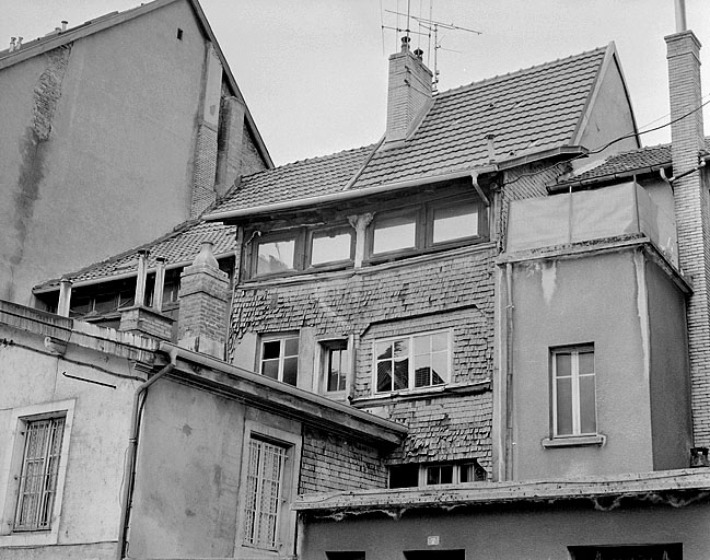 Galeries donnant sur l'ancienne cour.