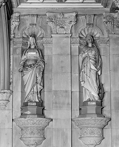 Statues n° 11 et 12, sainte Elisabeth de Hongrie et sainte Catherine d'Alexandrie.