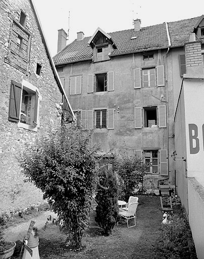 Façade sur cour.