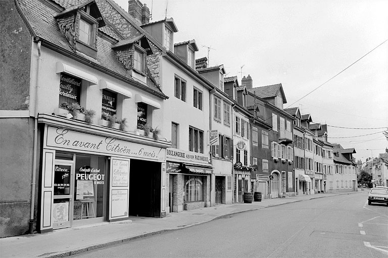 Rue Georges Clémenceau.