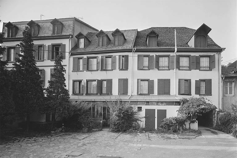 Façades sur jardin.