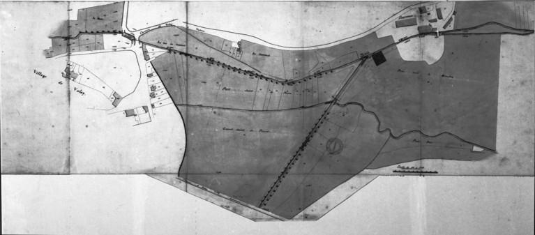 Usine de Mr Tinseau. Instruction des réclamations formulées par la commune de Valay contre la retenue du haut fourneau de Valay, [plan-masse et de situation].