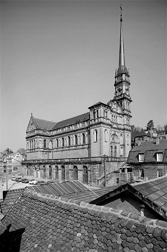 Vue d'ensemble de l'église.