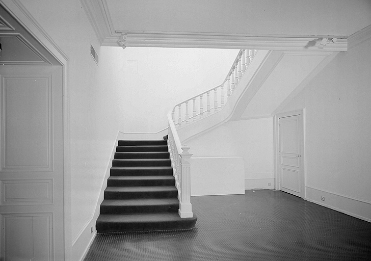 Escalier du corps de bâtiment principal.