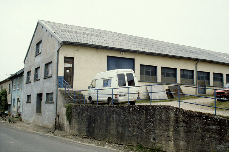 Atelier de fabrication (B), vu de trois quarts gauche.