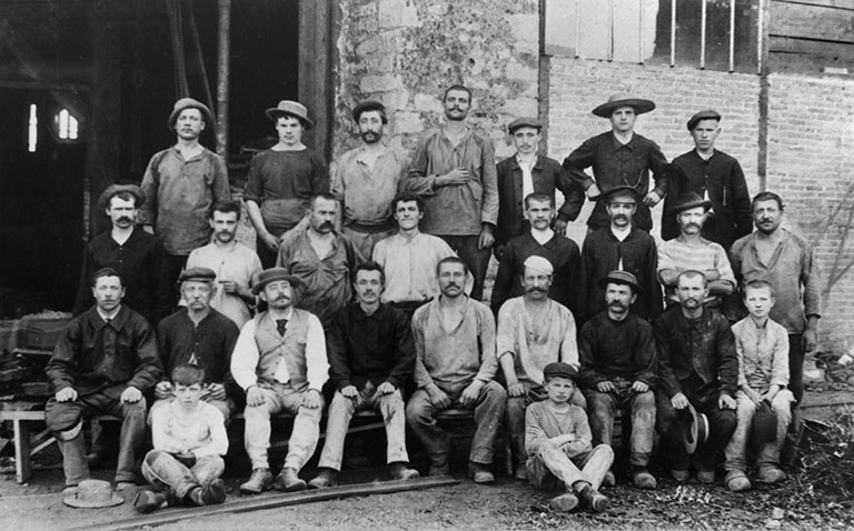 Une équipe de l'atelier de construction.