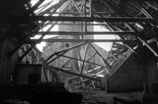 Atelier de fabrication : intérieur de la halle centrale (e2).