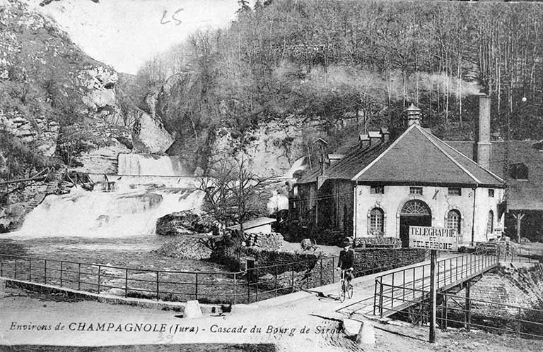 Environs de Champagnole (Jura) - Cascade du Bourg de Sirod.