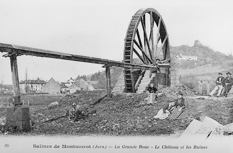 Salines de Montmorot (Jura) - La Grande Roue - Le Château et les Ruines.