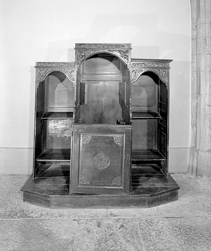 Confessionnal de la 1ère chapelle nord.