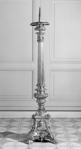 6 chandeliers d'autel et croix d'autel