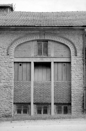 Atelier (A) : détail d'une travée large.