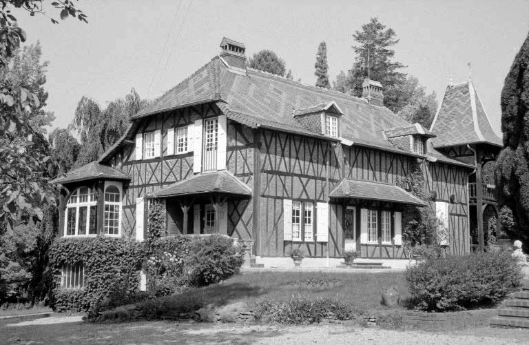 Logement patronal (O), vu de trois quarts gauche.