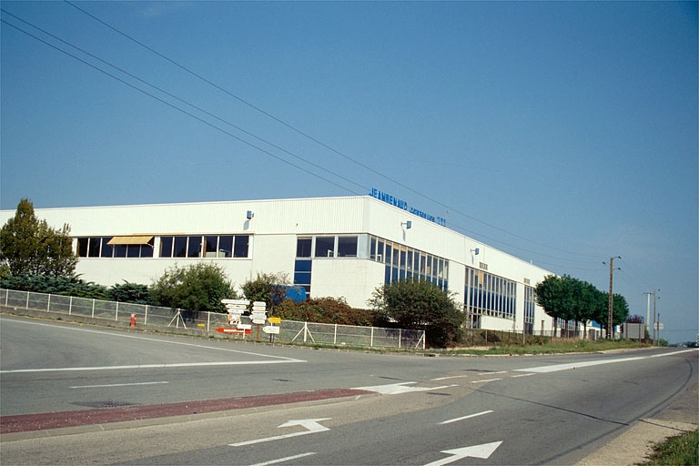 Usine 3, vue de trois quarts gauche.