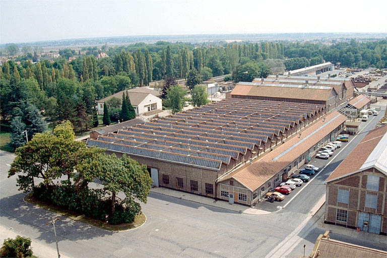 Ateliers de réparation vus depuis le haut de la soudière.