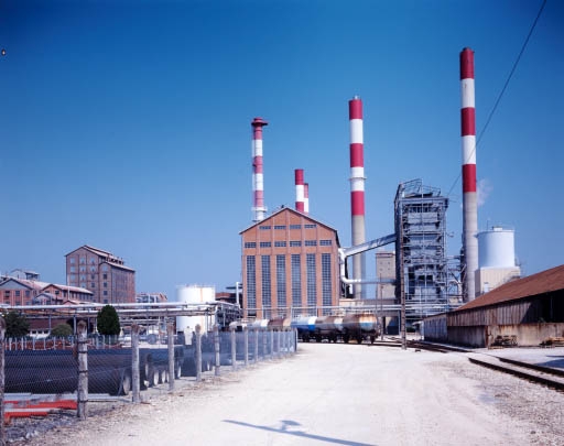 Façade postérieure de la chaufferie et des générateurs de vapeur et d'électricité.