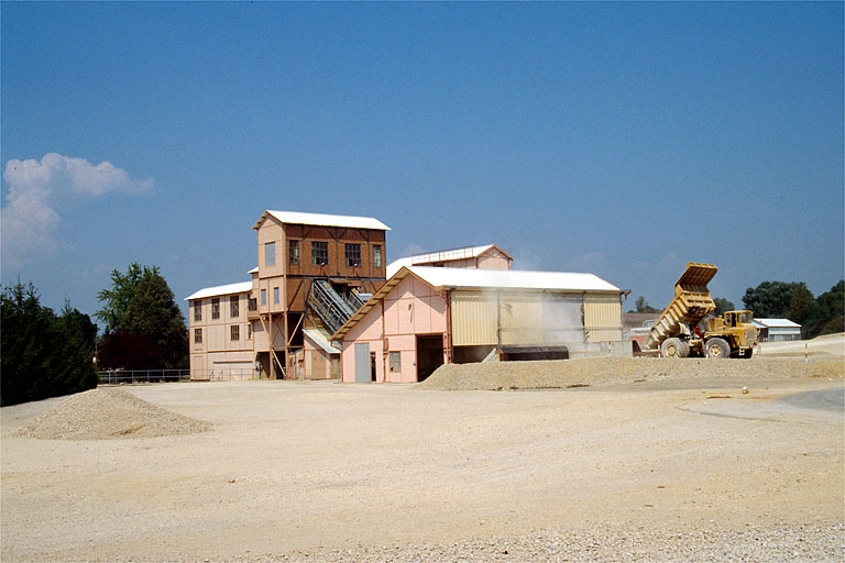 Bâtiments du broyeur vus du sud-ouest.