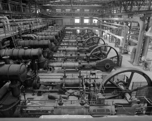 Soudière (10), salle des machines : vue d'ensemble des pompes à gaz.