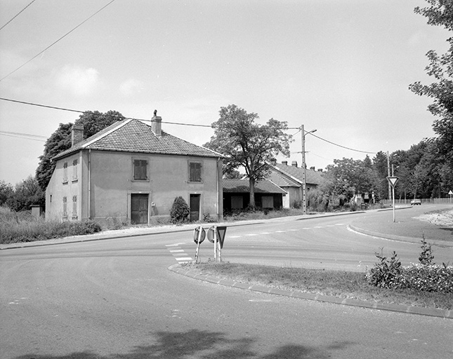 Cité ouvrière : café des Acacias (1).