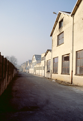 Murs pignons sud de l'atelier de fabrication (9), depuis l'est.